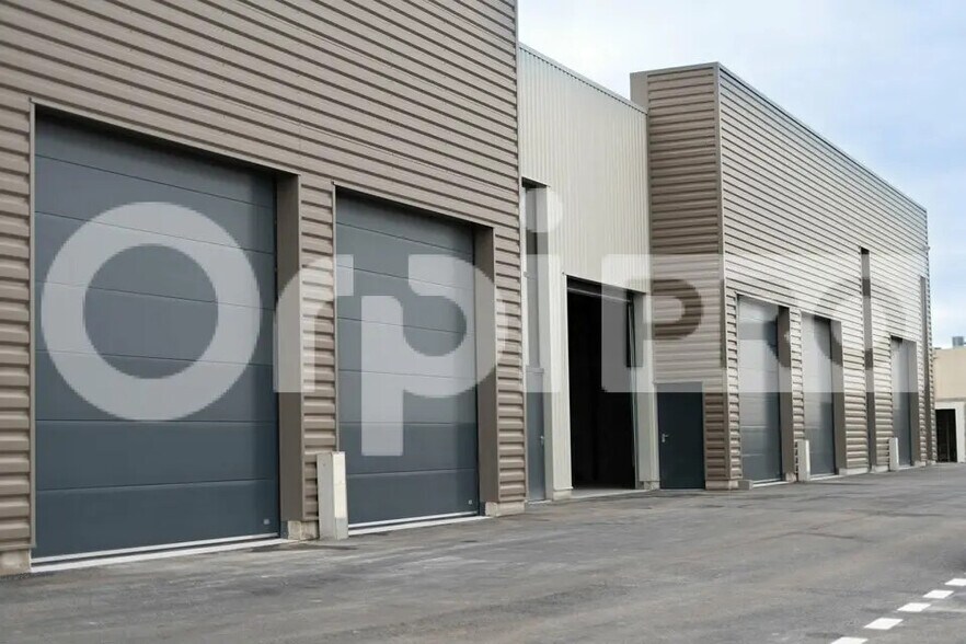 Flex in SAINT-GEORGES-D'ORQUES for sale - Building Photo - Image 3 of 4