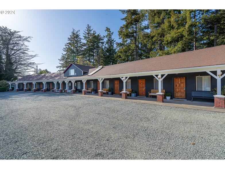 1175 2nd St SE, Bandon, OR for sale - Building Photo - Image 2 of 100