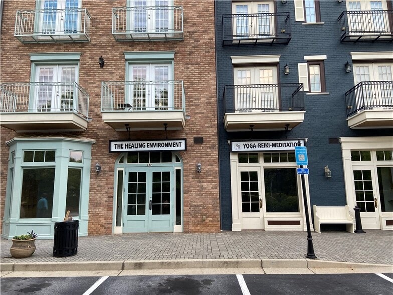 1675 Cumberland Parkway - Unit 202-203-Bld 200, Smyrna, GA for sale - Building Photo - Image 3 of 18