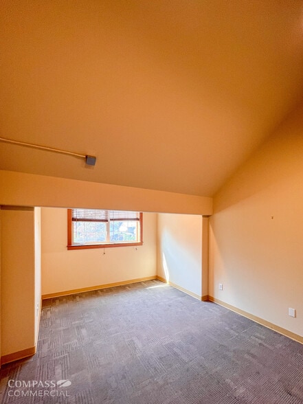 850 SW 7th St, Redmond, OR for lease - Building Photo - Image 3 of 3