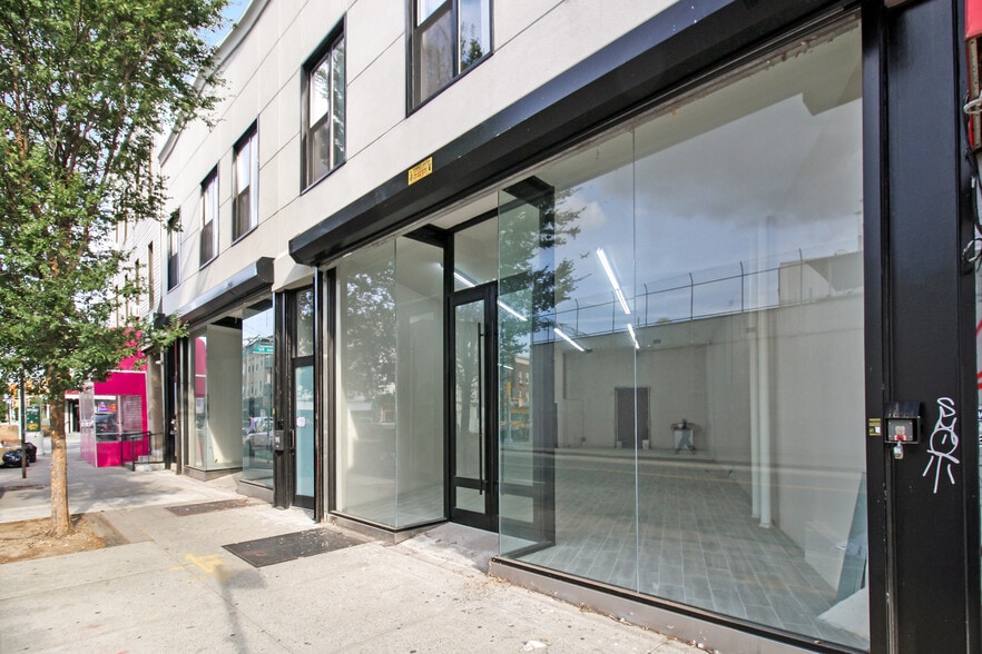1000 Flushing Ave, Brooklyn, NY for lease - Building Photo - Image 2 of 2