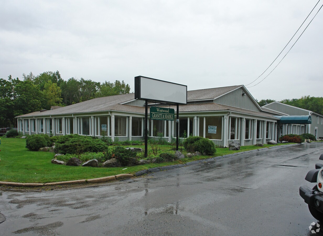 2305 Crompond Rd, Cortlandt Manor, NY 10567