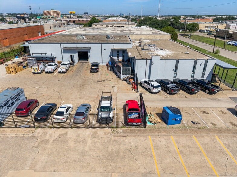 8777 Governors Row, Dallas, TX for sale - Building Photo - Image 2 of 27