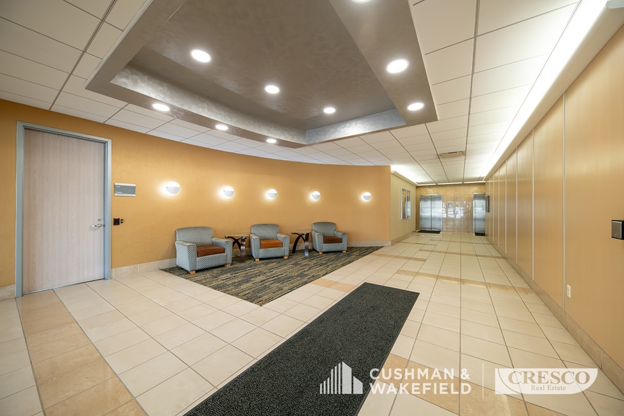 6155 Rockside Rd, Independence, OH for sale - Interior Photo - Image 3 of 16