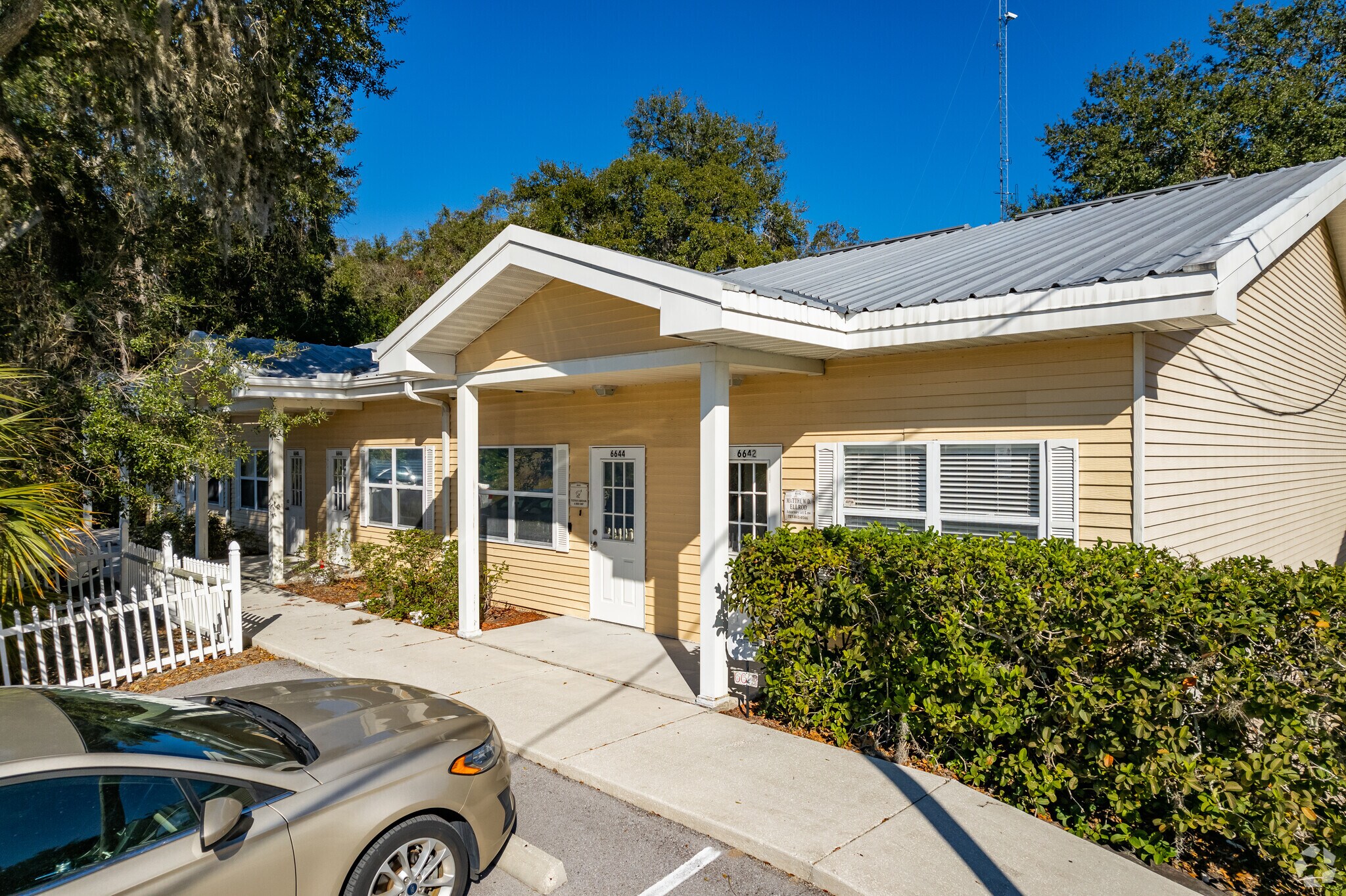 6642-6652 Rowan Rd, New Port Richey, FL for sale Primary Photo- Image 1 of 1