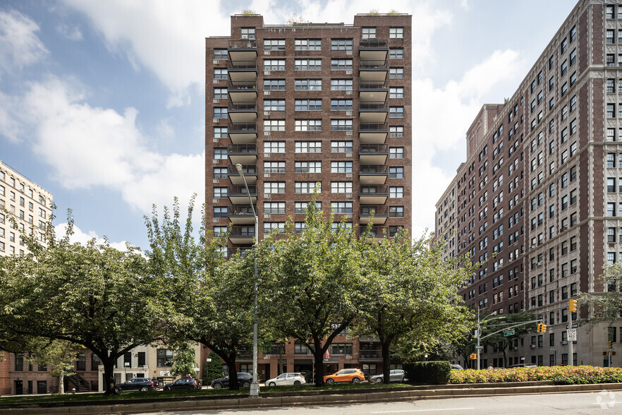 1199 Park Ave, New York, NY for sale - Building Photo - Image 2 of 22