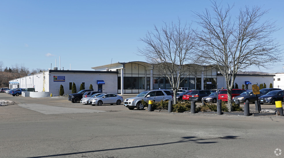 560 Ella T Grasso Blvd, New Haven, CT for lease - Primary Photo - Image 1 of 7