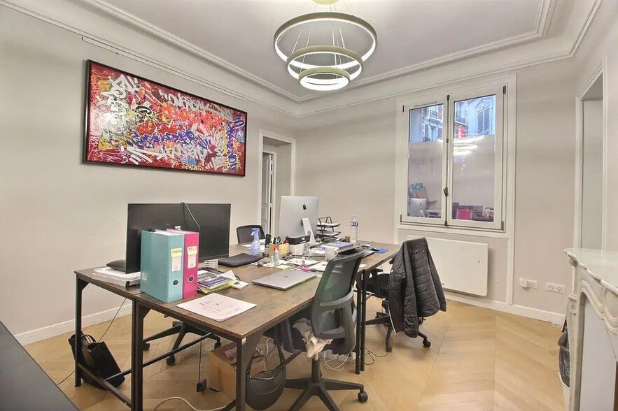 Office in Paris for lease - Interior Photo - Image 2 of 8