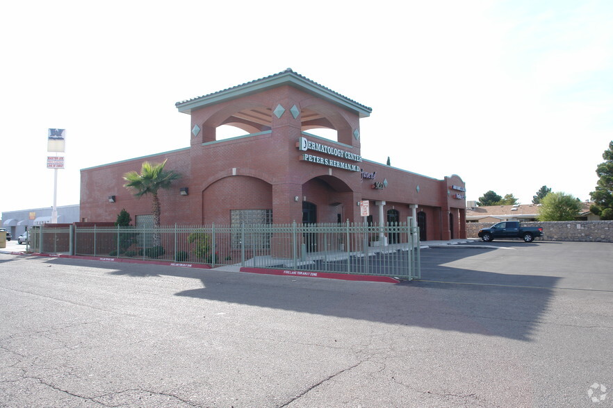 10960 Montwood, El Paso, TX for lease - Building Photo - Image 2 of 14