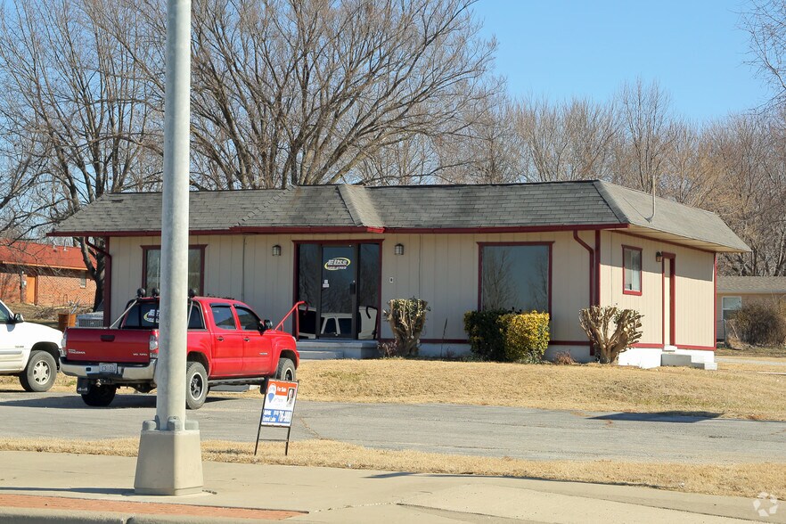 10001 N Us59 Hwy, Grove, OK 74344