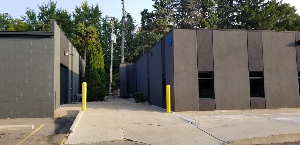 265 S Harris Rd, Ypsilanti, MI for sale - Building Photo - Image 2 of 25