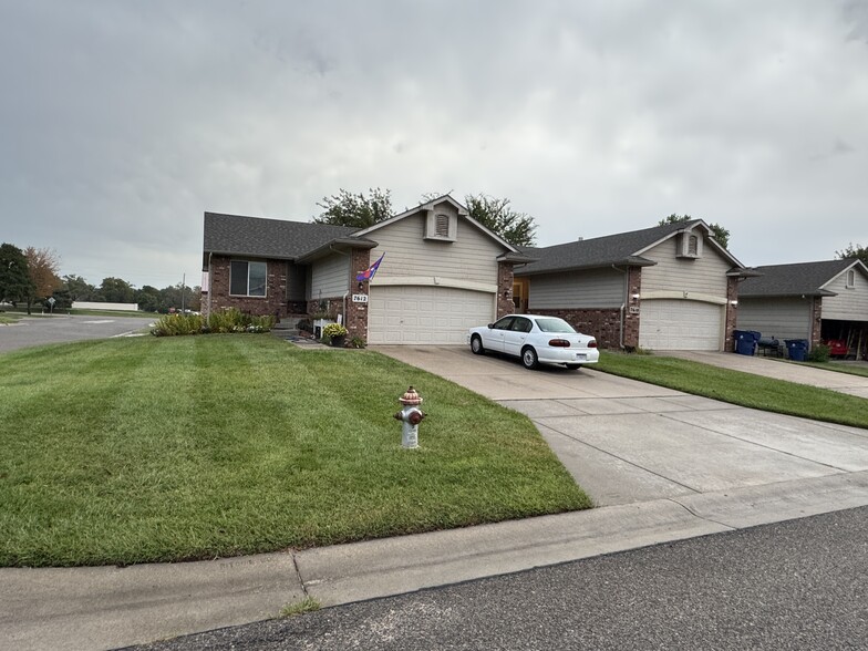 7612 W Cornelison Cir, Wichita, KS for sale - Building Photo - Image 2 of 27