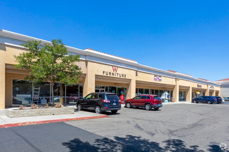 1445-1465 Shaw Ave, Clovis, CA for lease - Building Photo - Image 1 of 5