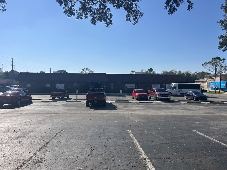 (Suite 8) Zeagler Dr, Palatka, FL for lease - Building Photo - Image 2 of 9