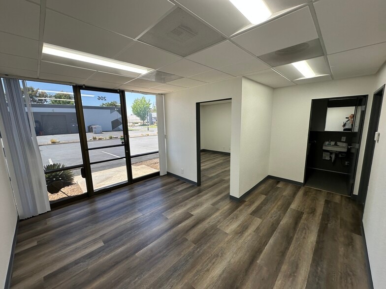 4020 N Palm St, Fullerton, CA for lease - Building Photo - Image 3 of 12