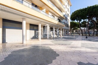 Retail in Cambrils, Tarragona for lease Interior Photo- Image 2 of 2