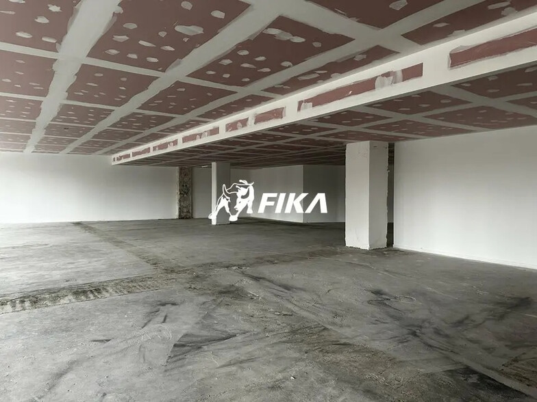 Office in Toulouse for lease - Interior Photo - Image 2 of 8