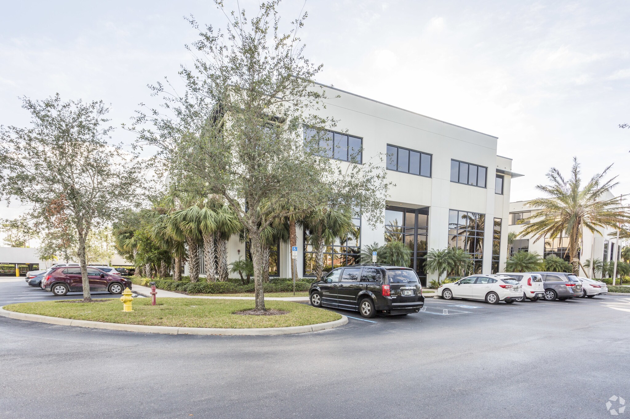 3530 Kraft Rd, Naples, FL 34105 Medical for Lease