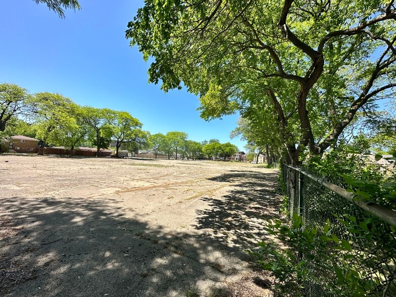 8430b South Calumet Avenue, Chicago, IL for sale - Primary Photo - Image 1 of 2