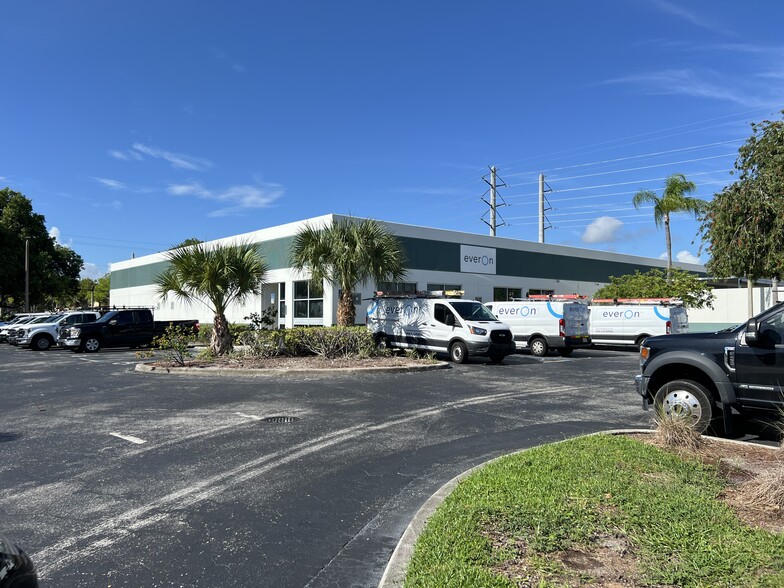 5701 Village Blvd, West Palm Beach, FL for sale - Building Photo - Image 2 of 16