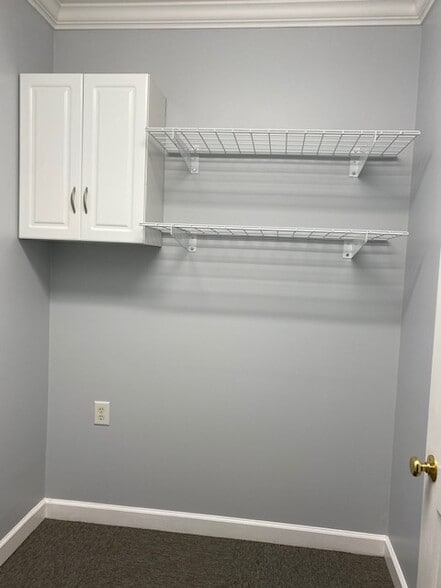 8402 Six Forks Rd, Raleigh, NC for lease - Building Photo - Image 3 of 22