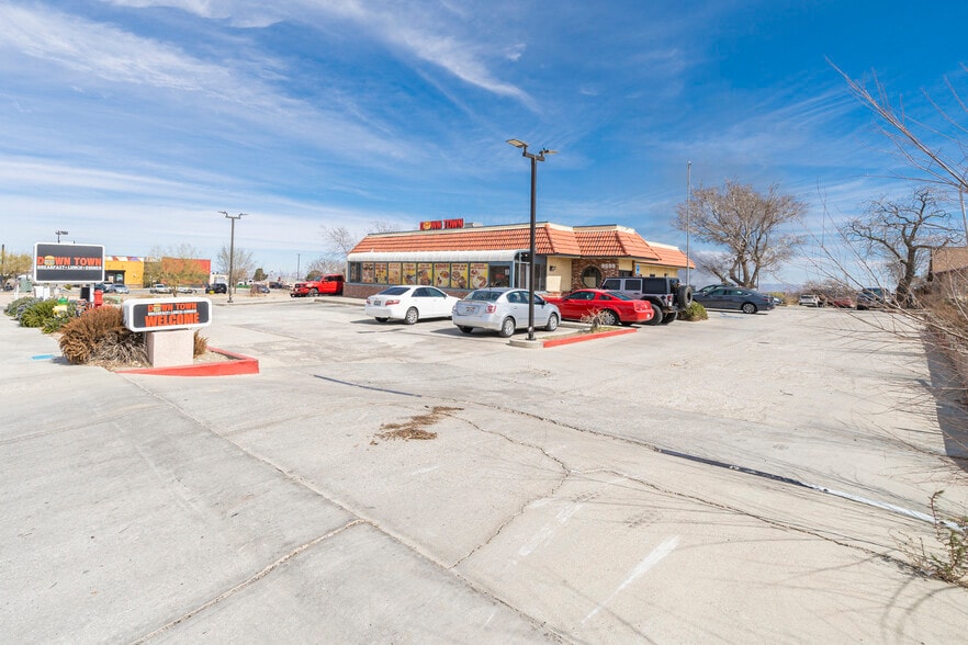 9599 Sheep Creek Rd, Phelan, CA for sale - Building Photo - Image 3 of 12