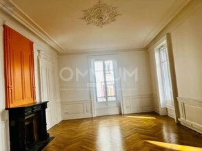 Office in Lyon for lease Interior Photo- Image 2 of 7