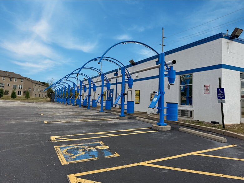 Three Car Wash Facilities & Land Parcel portfolio of 4 properties for sale on LoopNet.com - Building Photo - Image 2 of 9