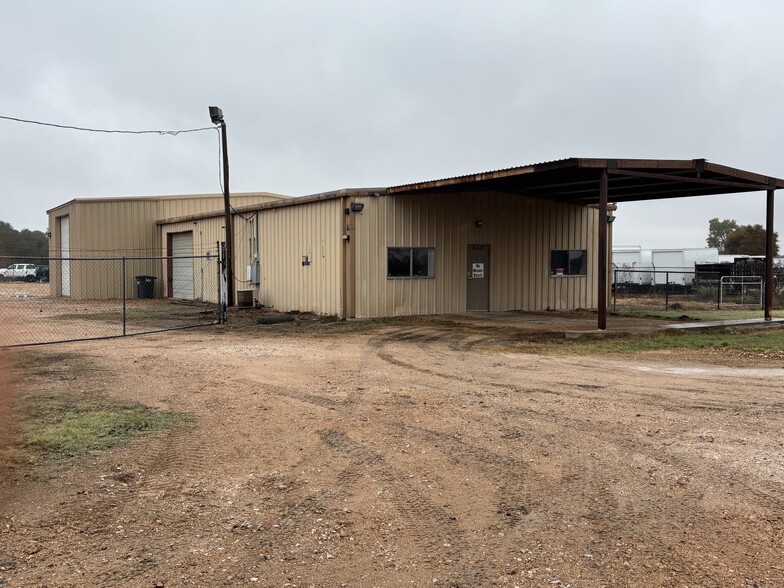 4447 W State Highway 71, La Grange, TX for lease - Building Photo - Image 1 of 25