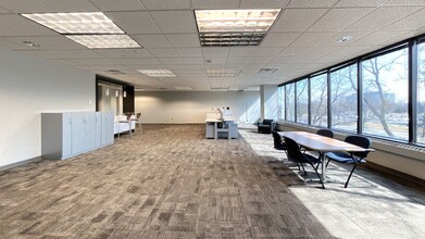 290 Town Center Dr, Dearborn, MI for lease Interior Photo- Image 2 of 3