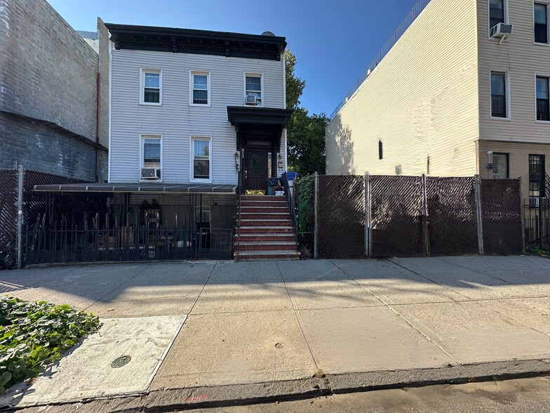 912 Herkimer St, Brooklyn, NY for sale - Building Photo - Image 1 of 3