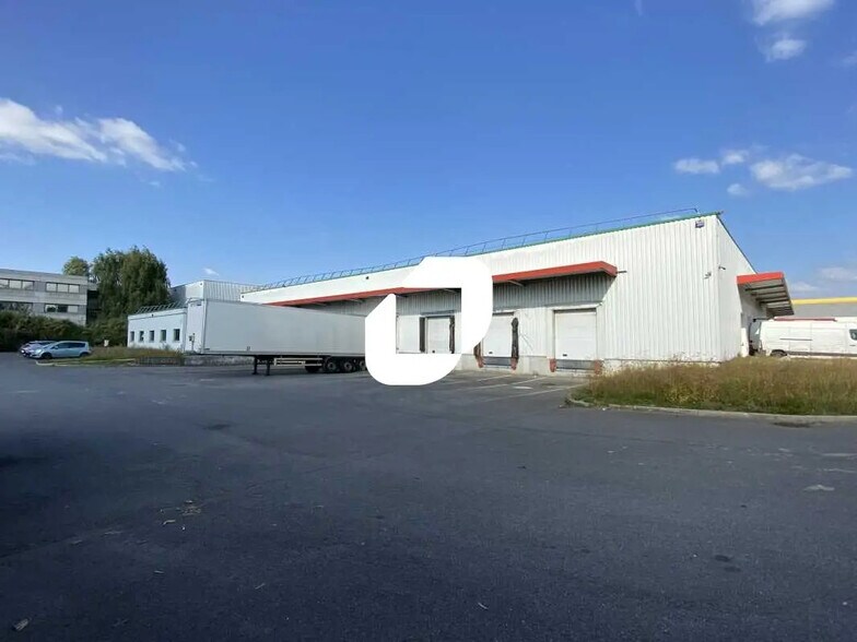 Office in Mitry-Mory for lease - Building Photo - Image 1 of 8