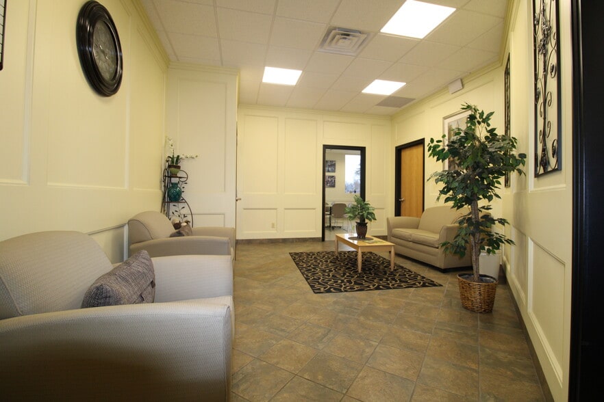 94 N Elm St, Westfield, MA for lease - Interior Photo - Image 3 of 10