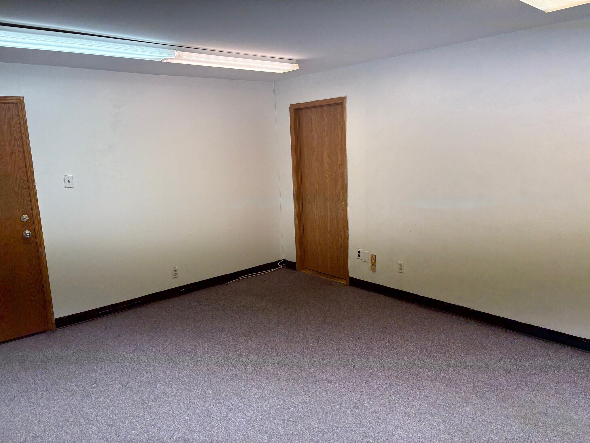 3145-3159 Fee Fee Rd, Bridgeton, MO for lease Interior Photo- Image 1 of 3