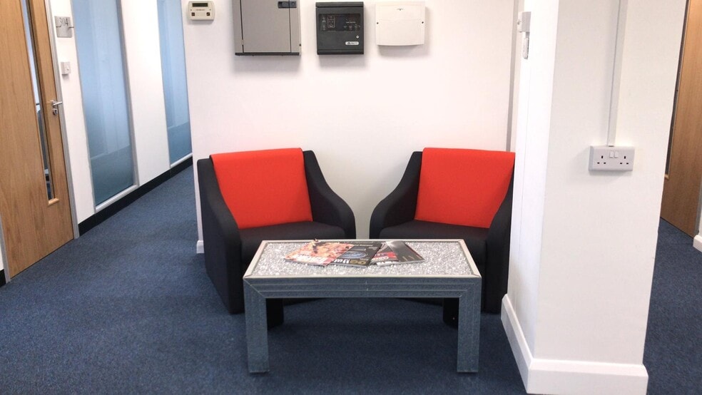 37-39 Balmoral Rd, Gillingham for lease - Interior Photo - Image 3 of 7