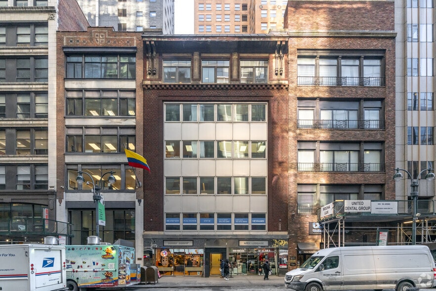 6 E 46th St, New York, NY for lease - Building Photo - Image 1 of 6