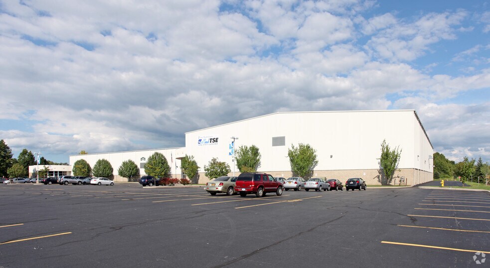 880 Elmgrove Rd, Gates, NY 14624