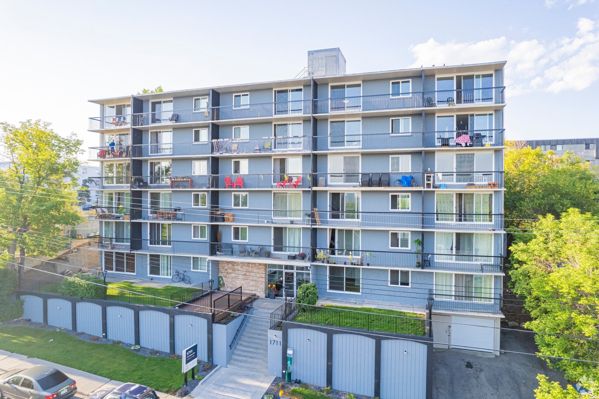 1711 25th Ave SW, Calgary, AB for sale Building Photo- Image 1 of 8