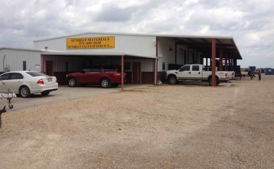 8260 N Interstate 45 Service Rd, Palmer, TX for sale - Primary Photo - Image 1 of 1