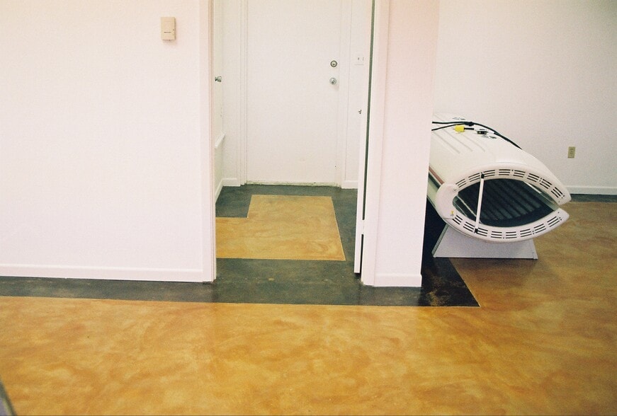 203-209 S Water St, Burnet, TX for lease - Building Photo - Image 3 of 7