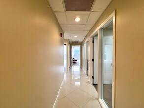 2100 Salzedo St, Coral Gables, FL for lease Building Photo- Image 2 of 22