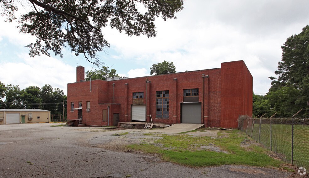 307 Chesterfield Ave, Lancaster, SC 29720