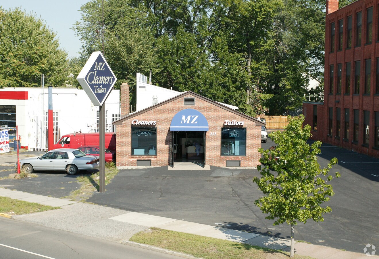 828 Maple Ave, Hartford, CT 06114