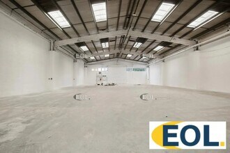 Industrial in L'ILE-SAINT-DENIS for lease Interior Photo- Image 2 of 6