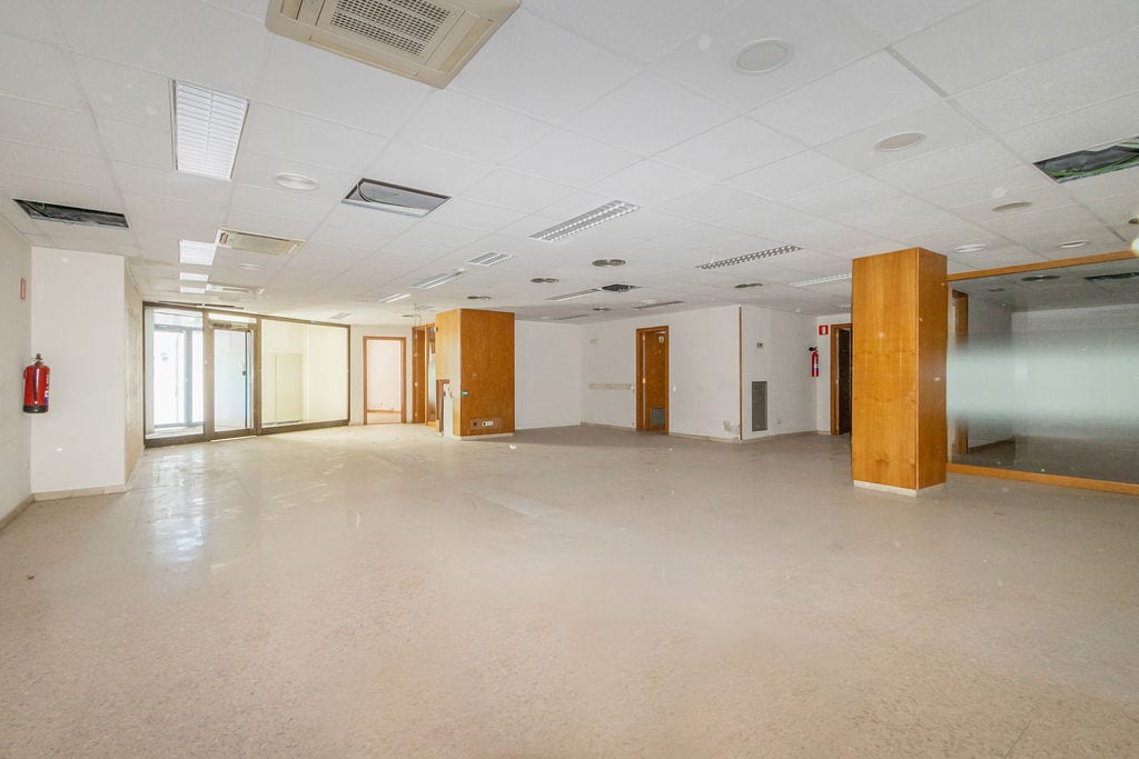 Lleida, LER 25006 - Unit 01 -  - Interior Photo - Image 1 of 17