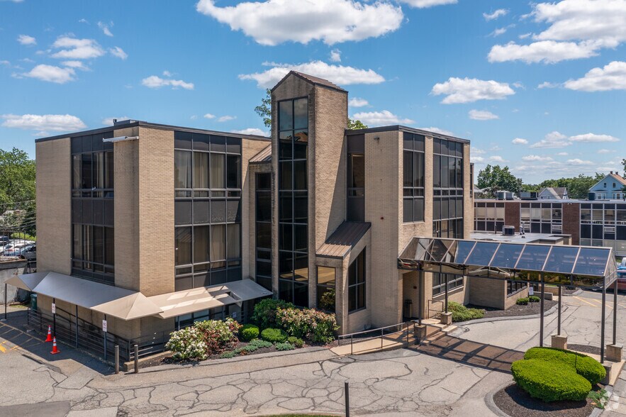 564 Main St, Waltham, MA for sale - Building Photo - Image 2 of 11