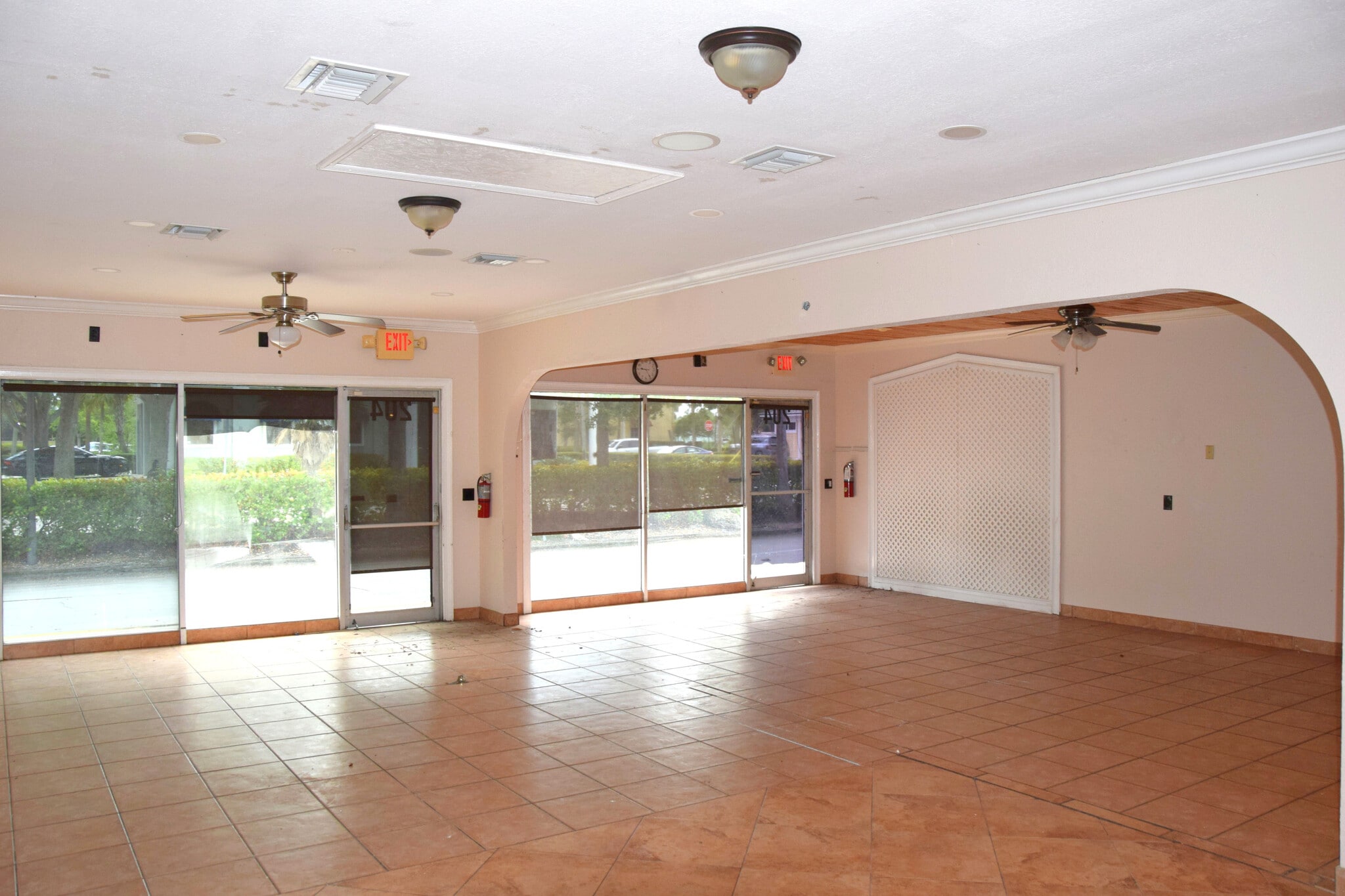 200-220 Hibiscus St, Jupiter, FL for lease Interior Photo- Image 1 of 5