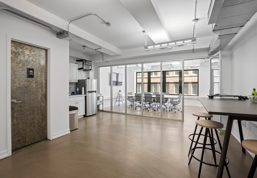 8 E 41st St, New York, NY for lease - Interior Photo - Image 2 of 5