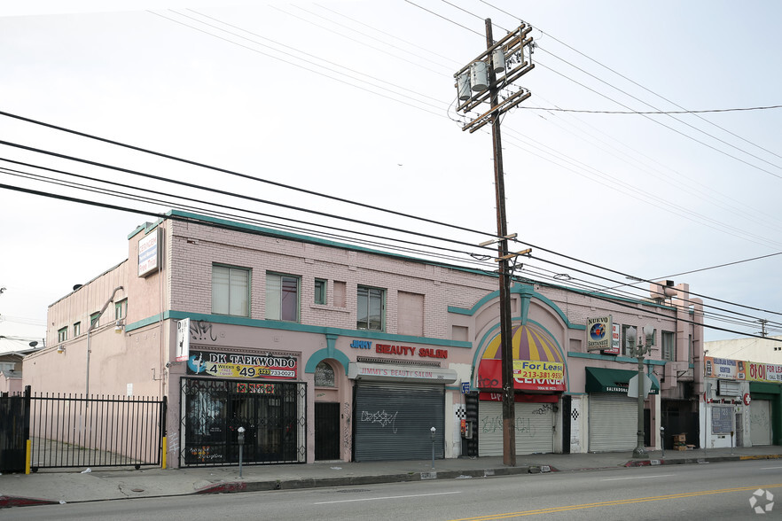 3060-3066 W Pico Blvd, Los Angeles, CA for lease - Building Photo - Image 3 of 16