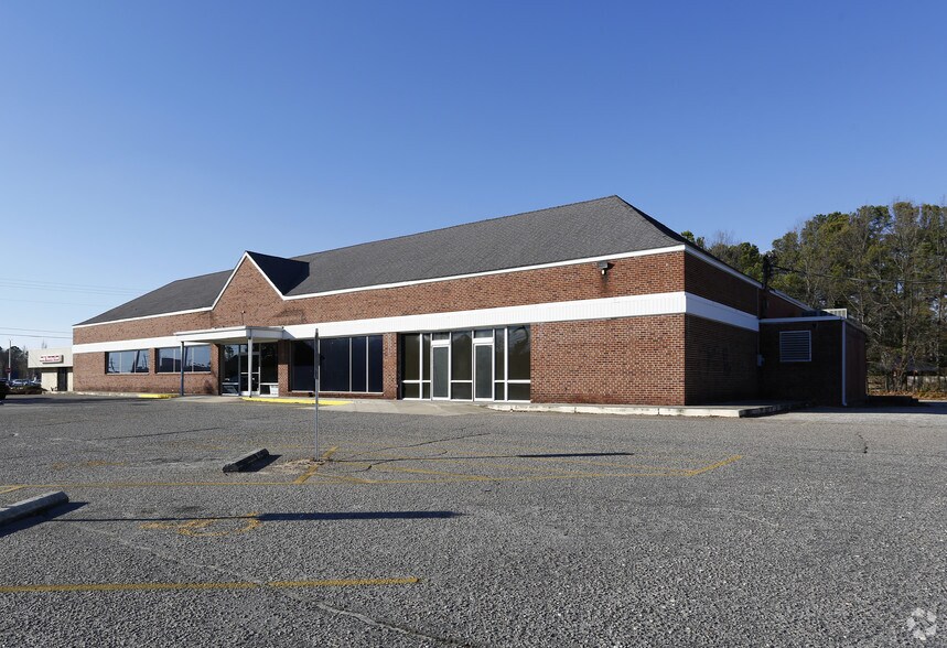 3008 Raeford Rd, Fayetteville, NC 28303